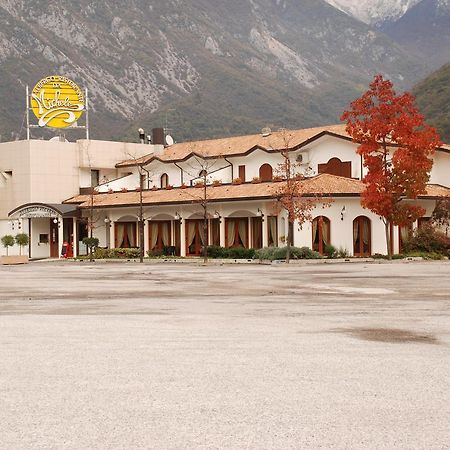 ונזונה Albergo Ristorante Pizzeria Da Michele מראה חיצוני תמונה